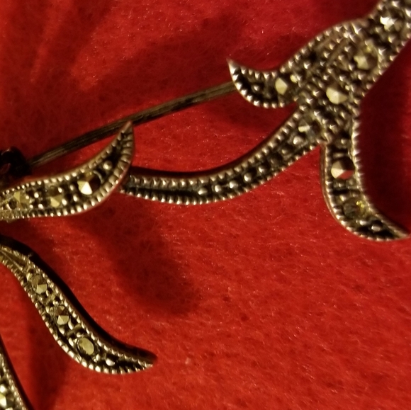 Vintage Sterling, marcasite daisy with real pearl. - Picture 4 of 4